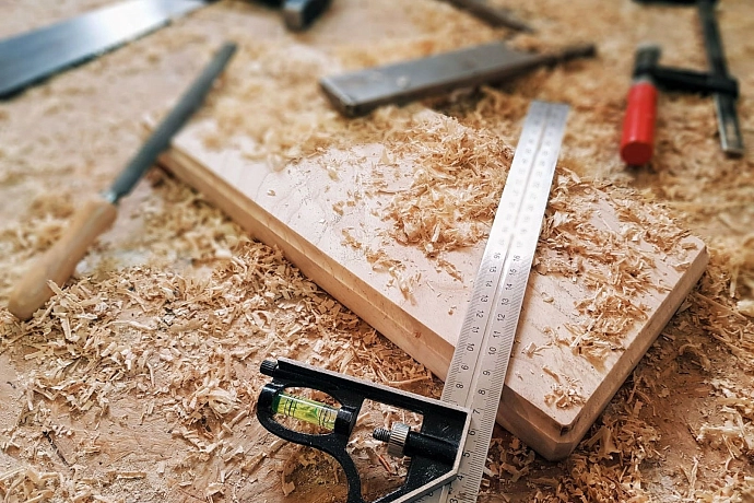 Чем обрабатывают дерево от гниения и влаги: обработка для защиты древесины